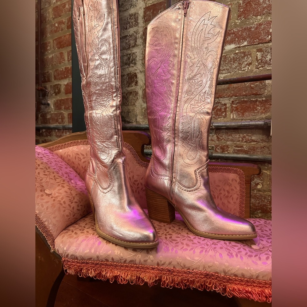 Stylish Pink Metallic Western Boots